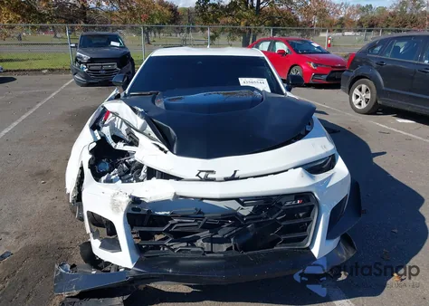 2019 Chevrolet Camaro Zl1 z USA, uszkodzony, nr VIN 1G1FJ1R65K0132123